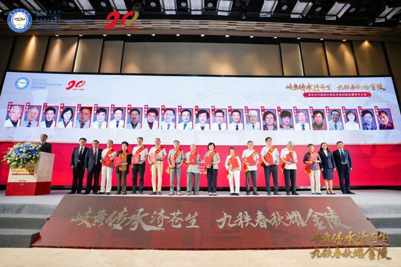 11老專家(1).jpg 11老專家(1).jpg
